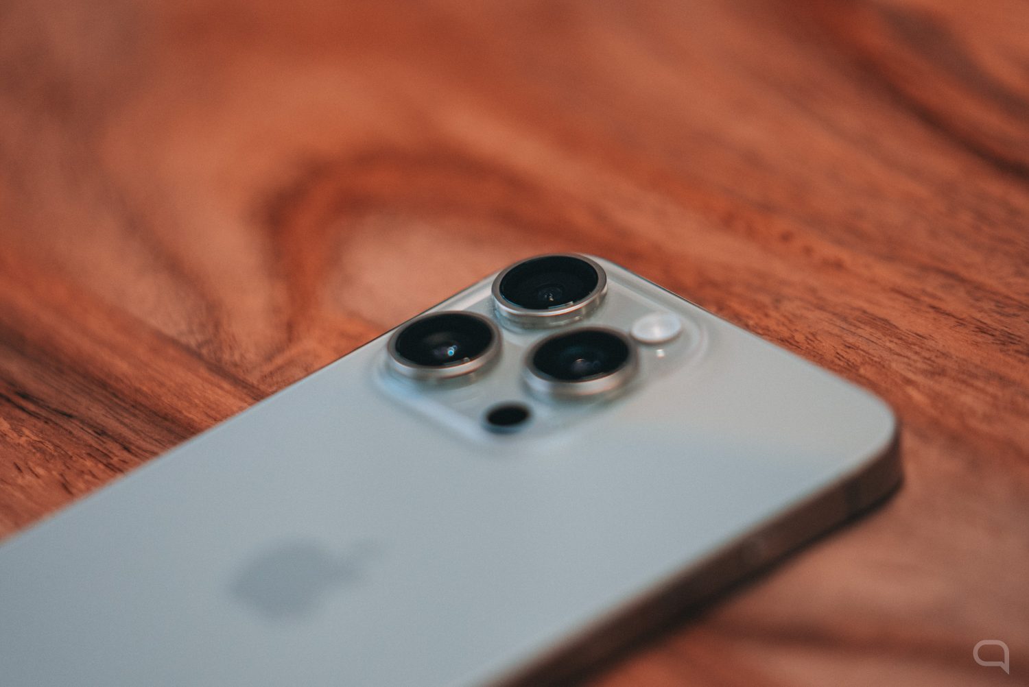 iPhone 15 Pro / Pro Max, iPhone 15 Pro, Apple