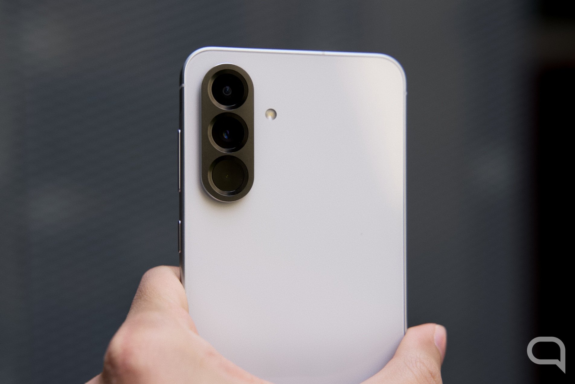 Le Galaxy A57 approche à grands pas et une nouvelle fuite le montre en intégralité