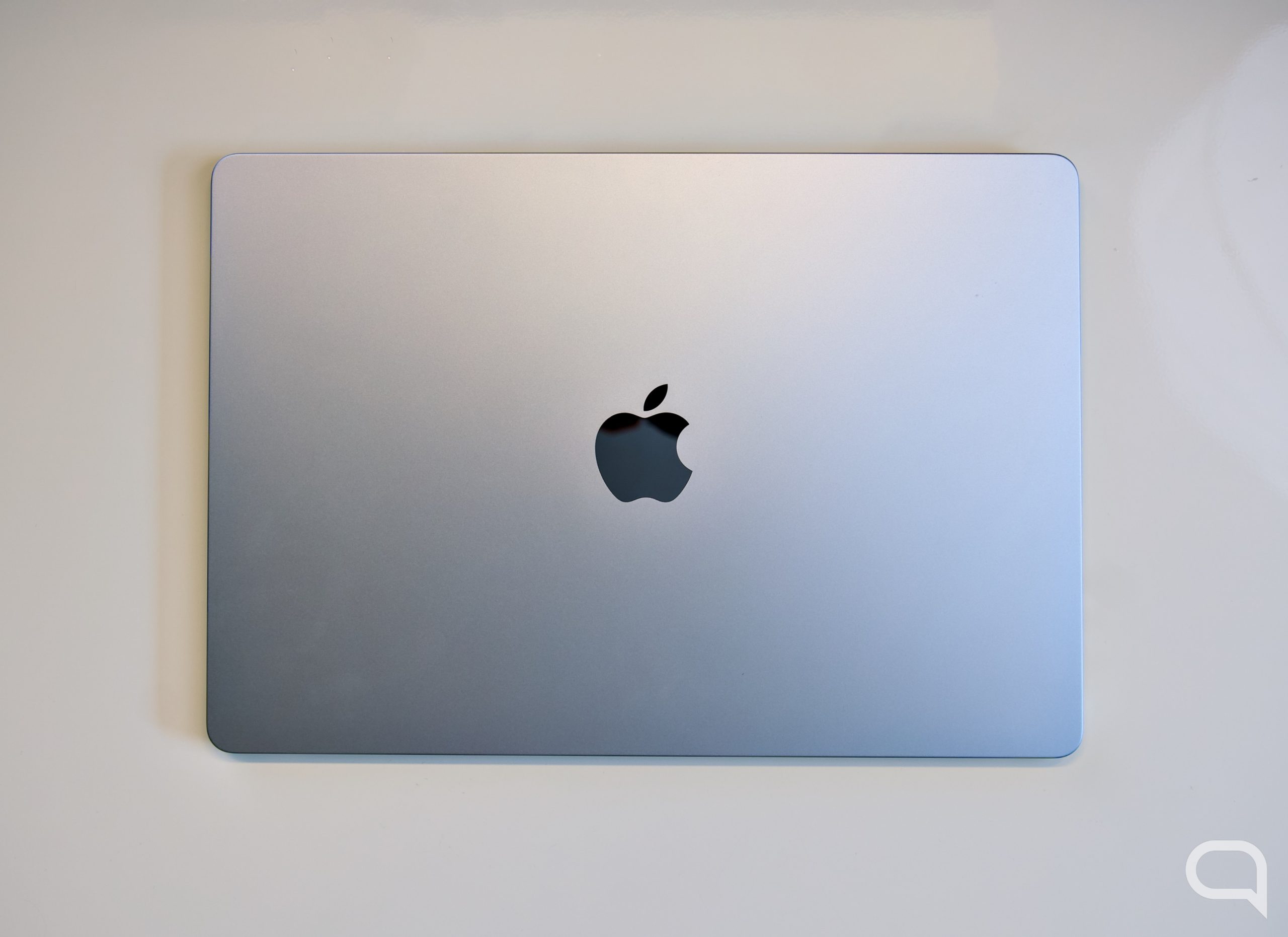 Nous savons déjà comment s&rsquo;appelle le MacBook bon marché avec une puce iPhone : Apple le divulgue par erreur avant sa présentation