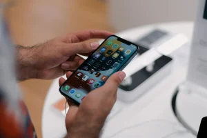 Adieu à l&rsquo;achat de l&rsquo;iPhone en espèces : Apple veut que vous le payiez comme une voiture avec ce nouveau programme